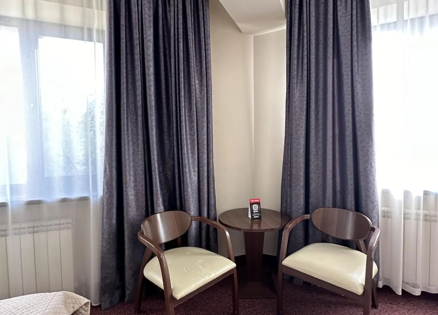 Alma Hotel