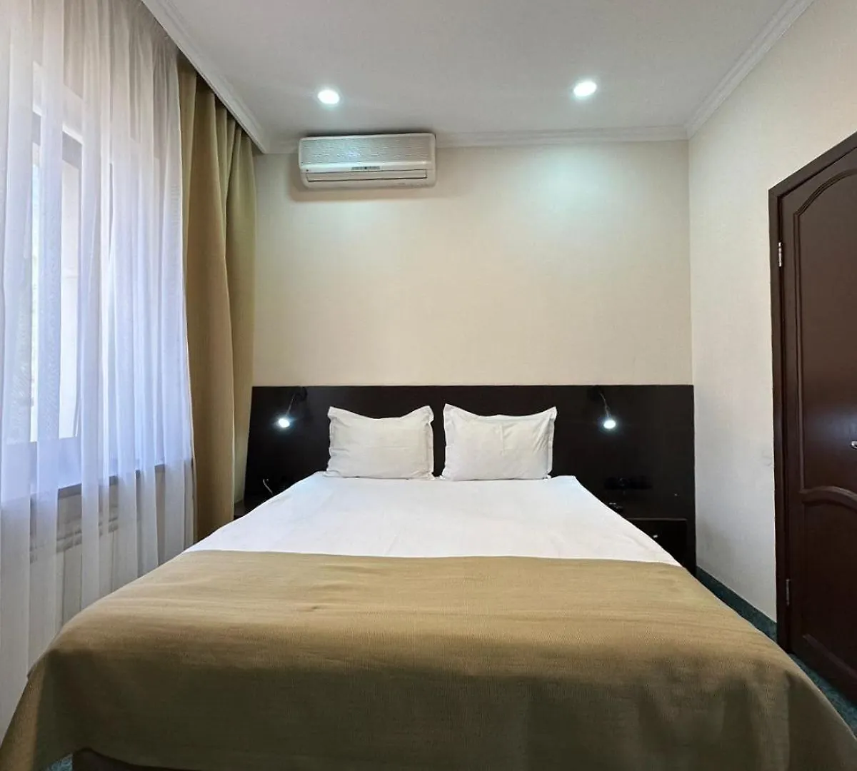 Alma Hotel
