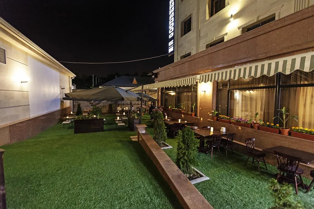 Hotel Alma